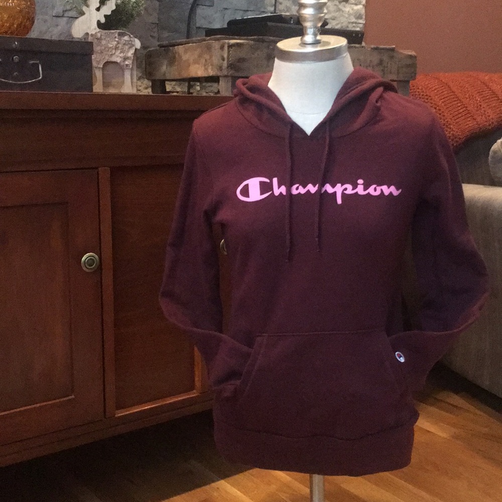Gorgeous plum colored Champion hoodie🥰